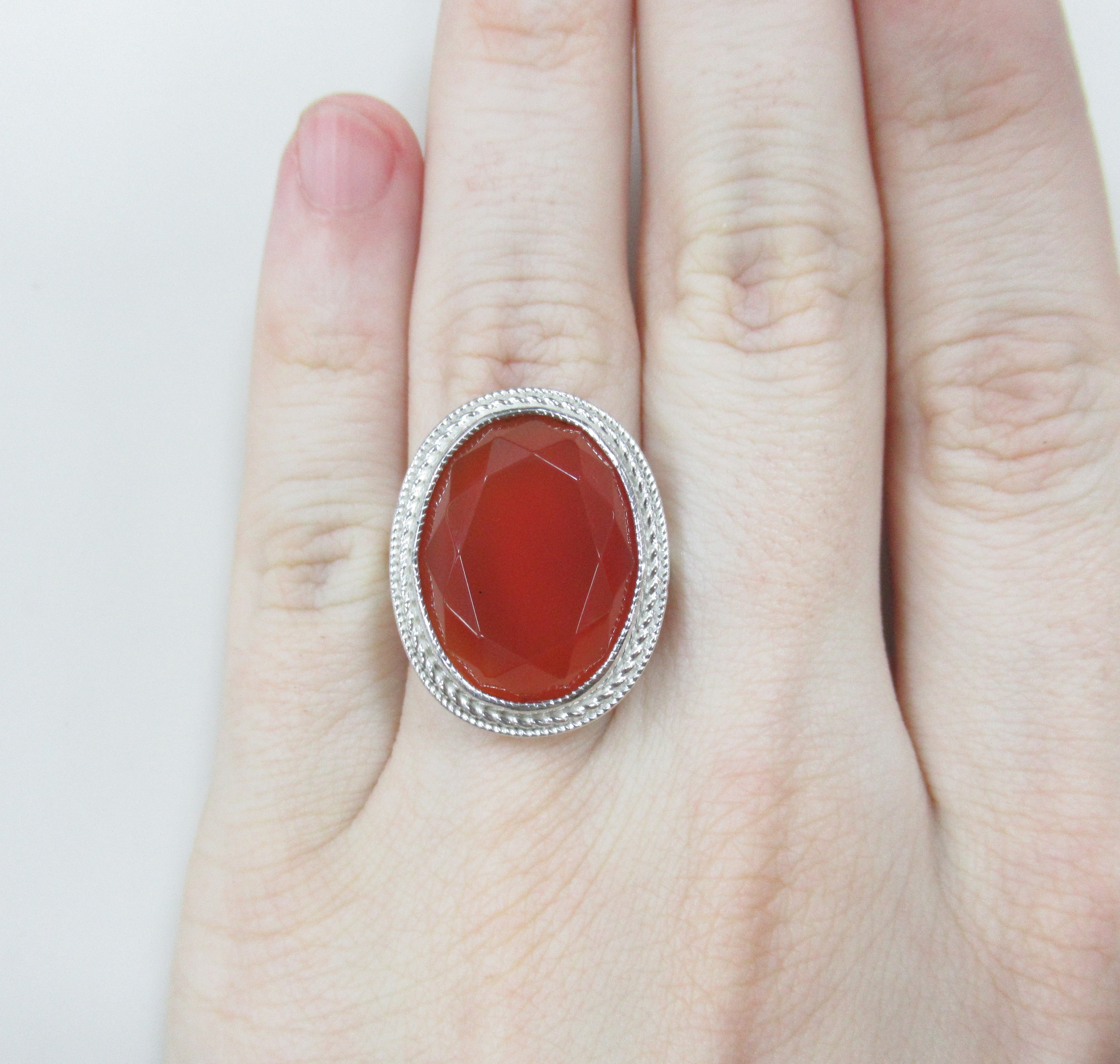 Серебряное кольцо с агатом